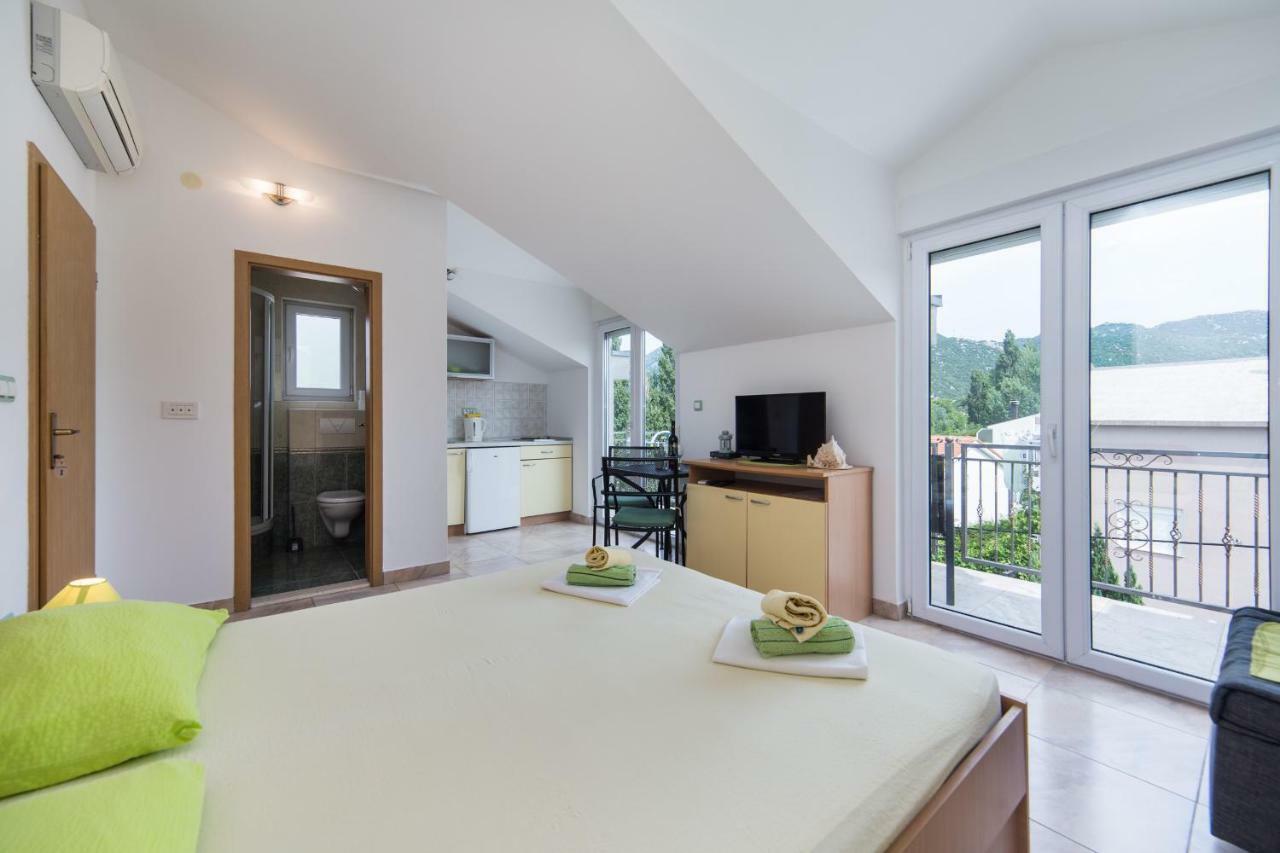 Franic Bacina Lakes Apartments Ploce  Bagian luar foto